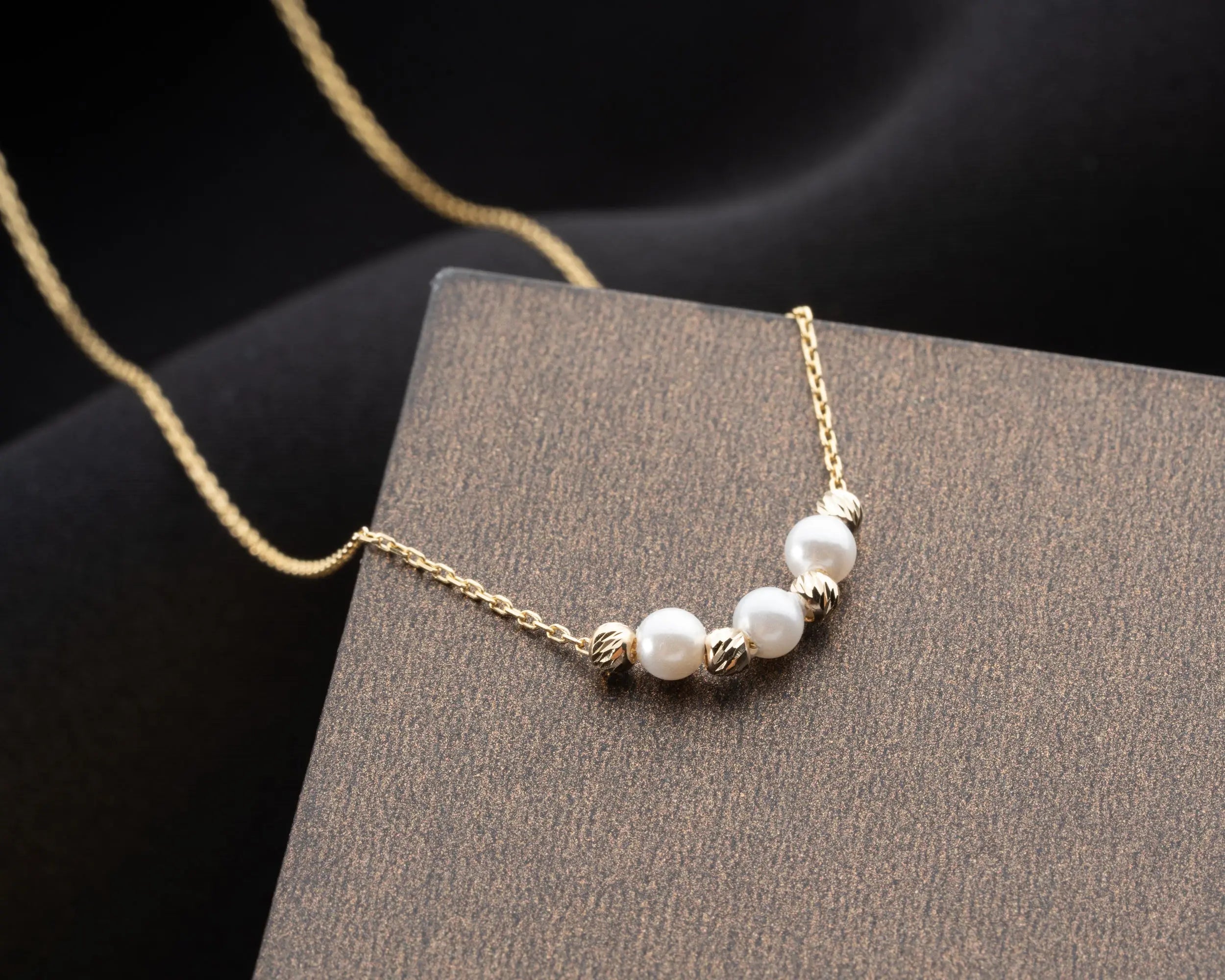 elegant pearl and gold bead necklaceelegant pearl and gold bead necklace