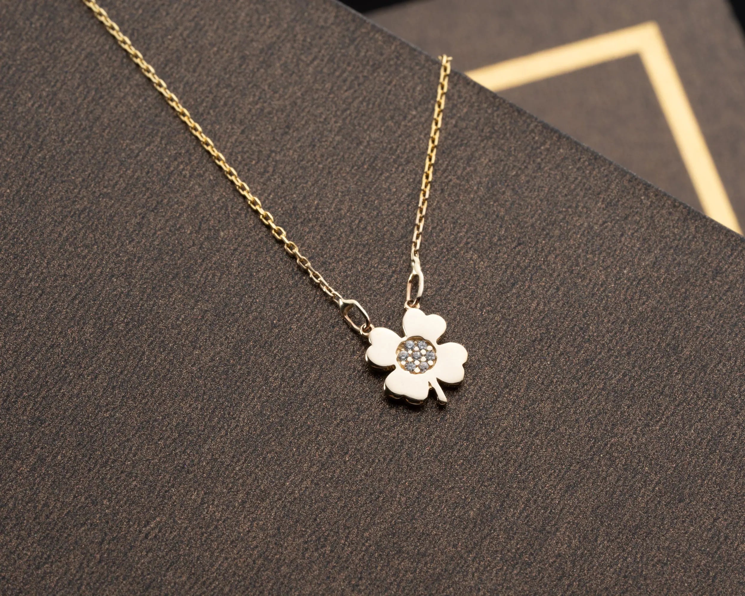 14K Gold Clover Necklace