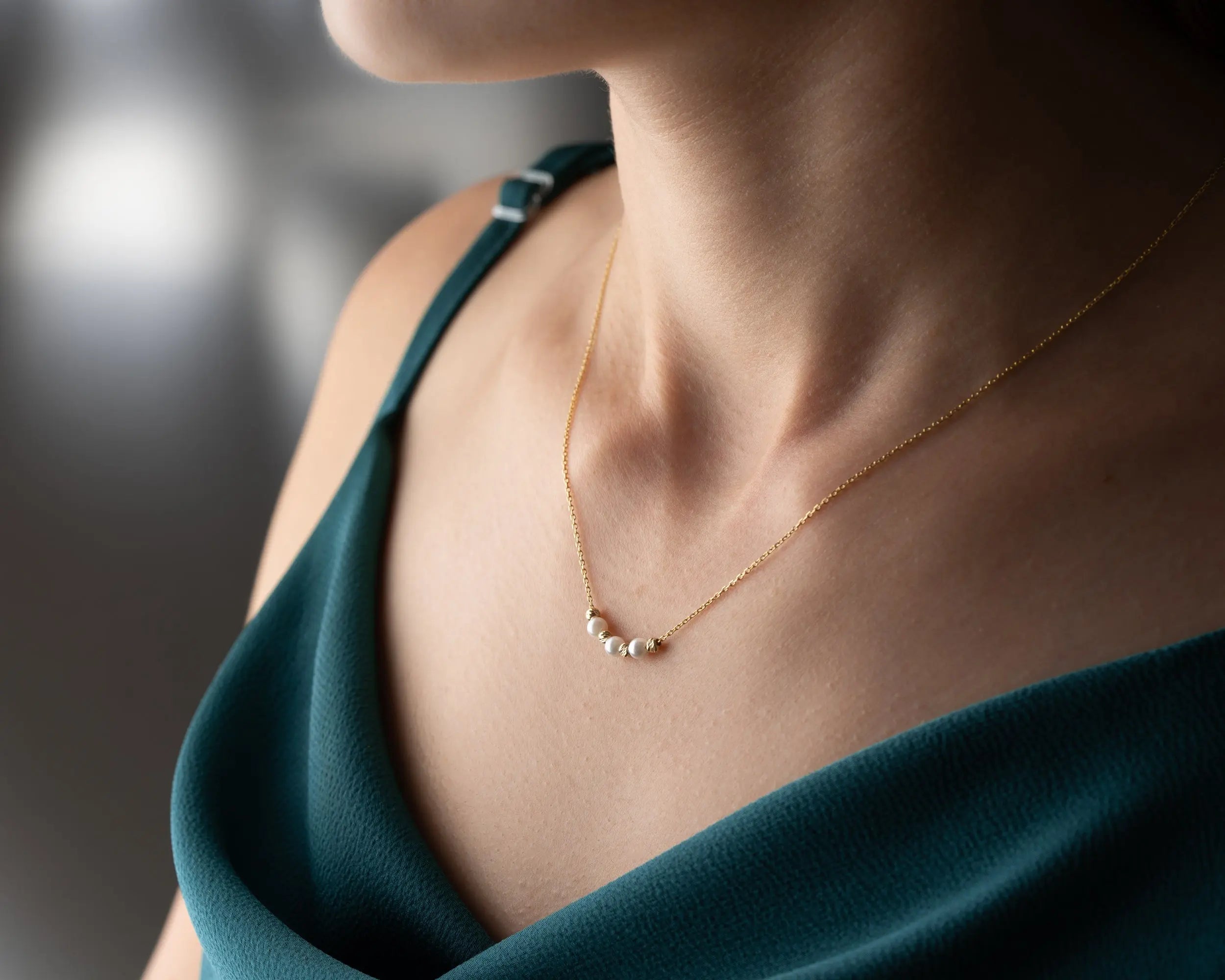 elegant pearl and gold bead necklace
