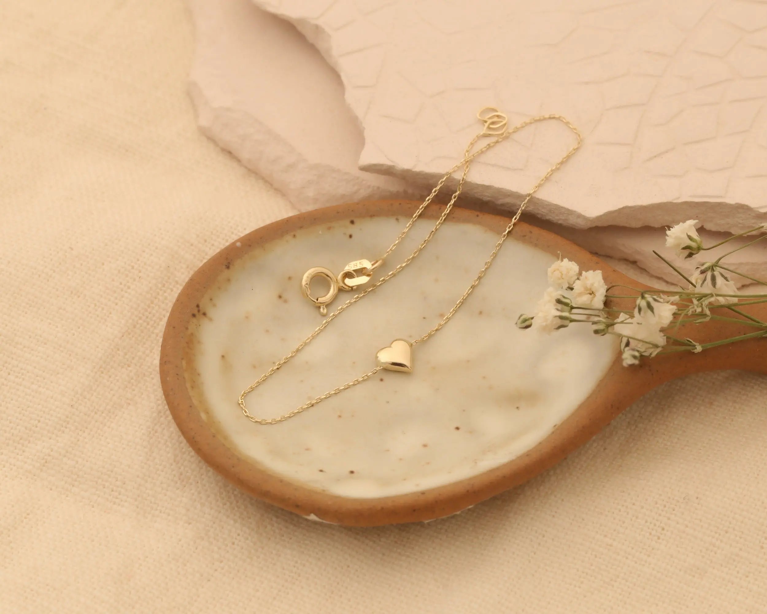 14K Solid Gold Dainty Heart Bracelet