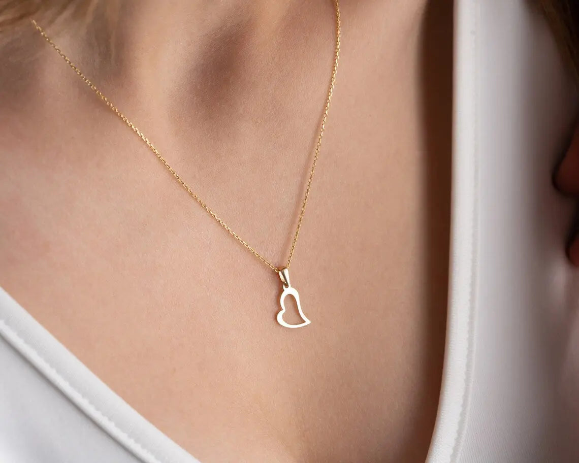Minimalist Heart Pendant Necklace | 14K Gold Necklace | Varto Jewelry