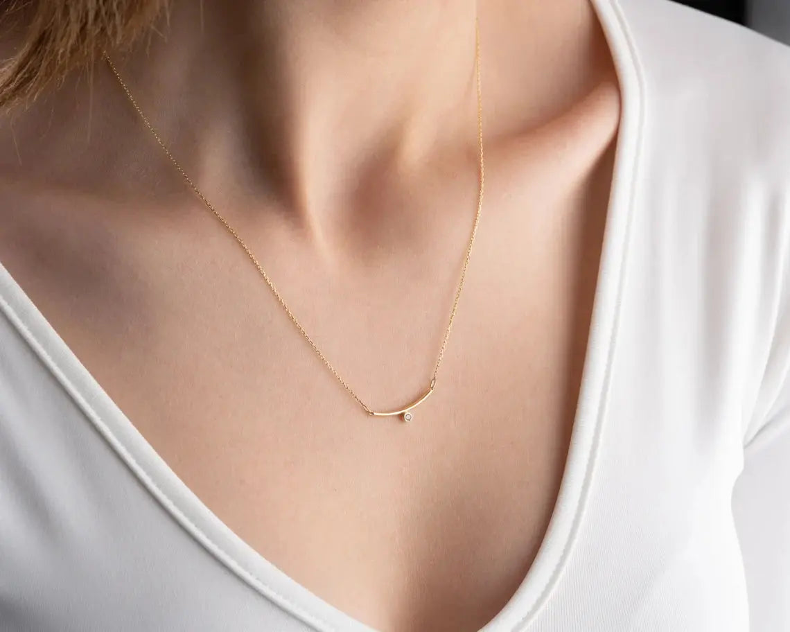 Gold Bar Pendant Necklace | 14k Gold Curve Necklace | Varto Jewelry