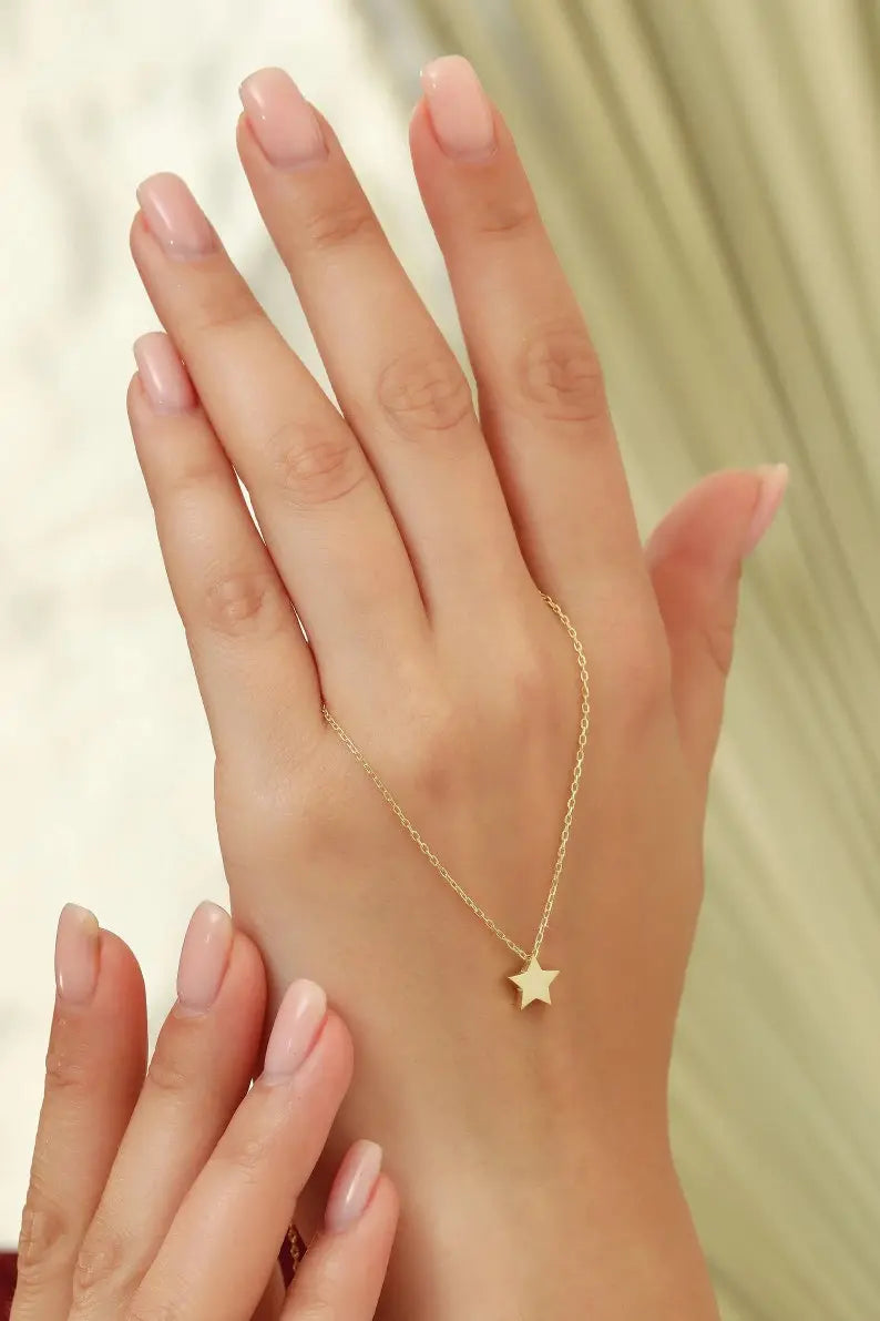 Gold Star Necklace | 14k Gold Dainty Star Pendant | Varto Jewelry