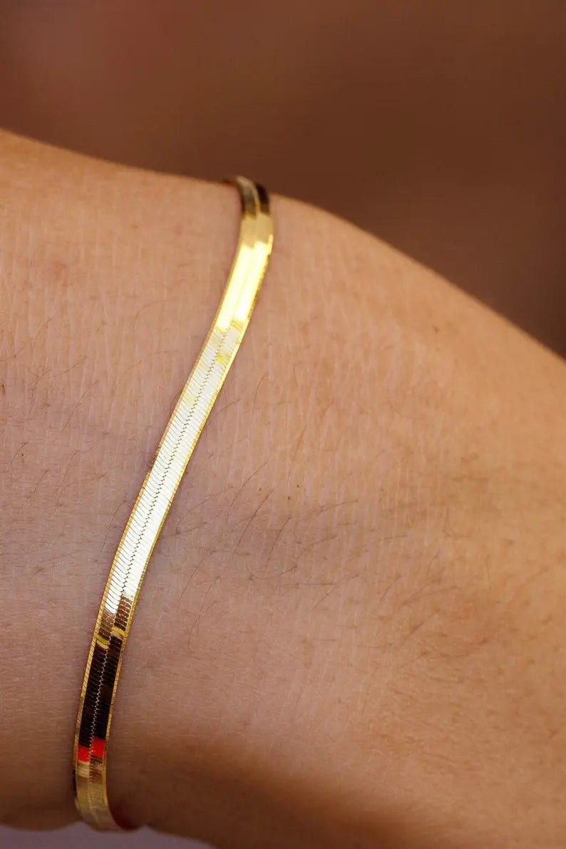 Italian Link Bracelet | 14K Gold Herringbone Bracelet | Varto Jewelry