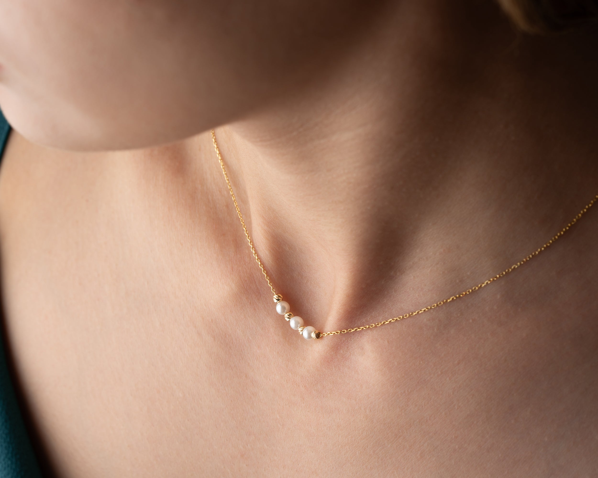 Elegant Pearl and Gold Bead Necklace