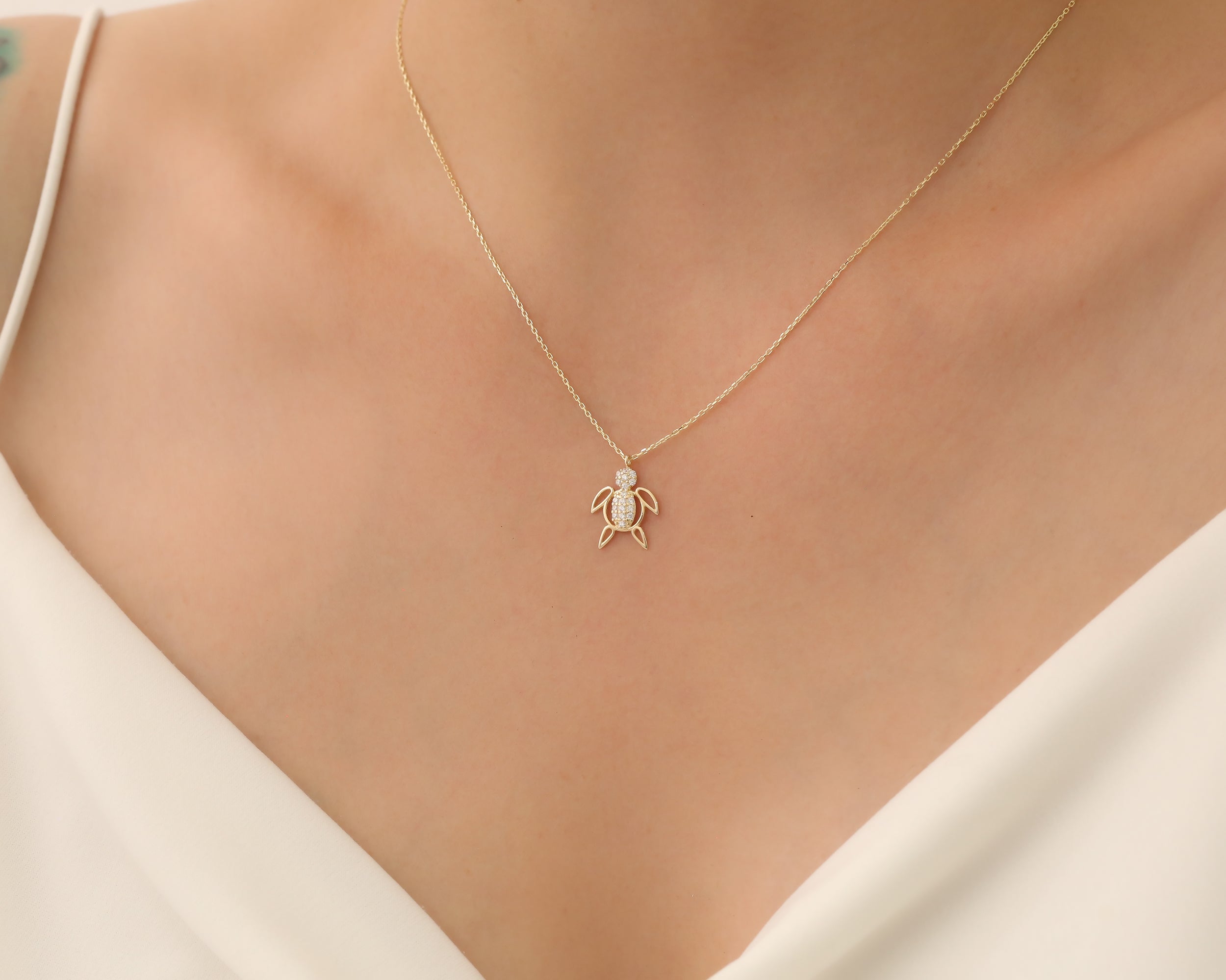 14K Solid Gold Turtle Pendant Necklace