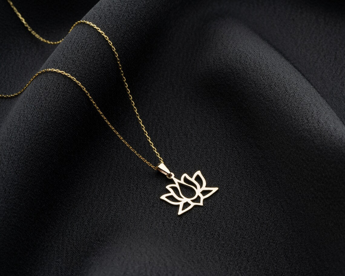 Lotus Flower Necklace | 14K Gold Dainty Flower Pendant | Varto Jewelry