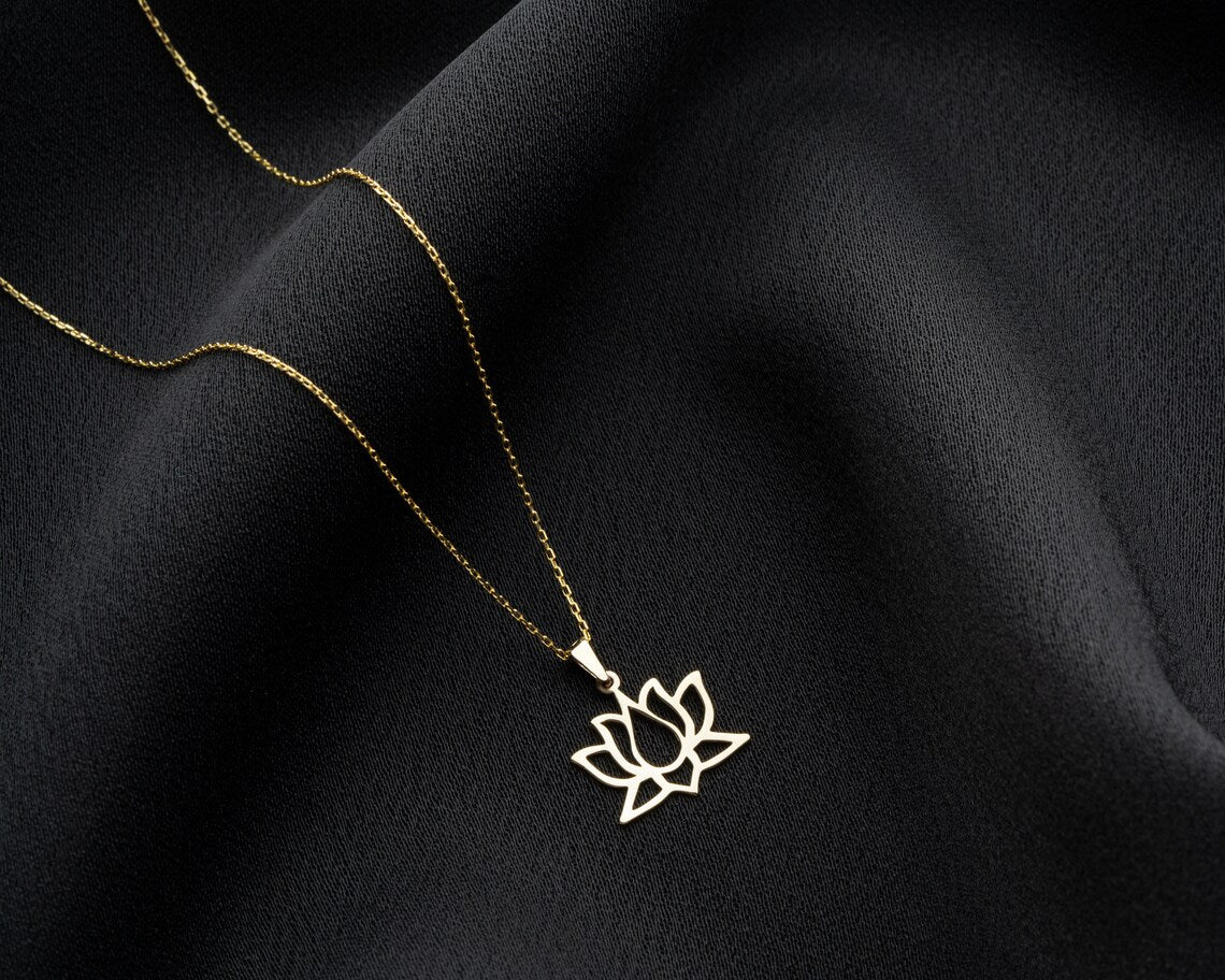 Lotus Flower Necklace | 14K Gold Dainty Flower Pendant | Varto Jewelry