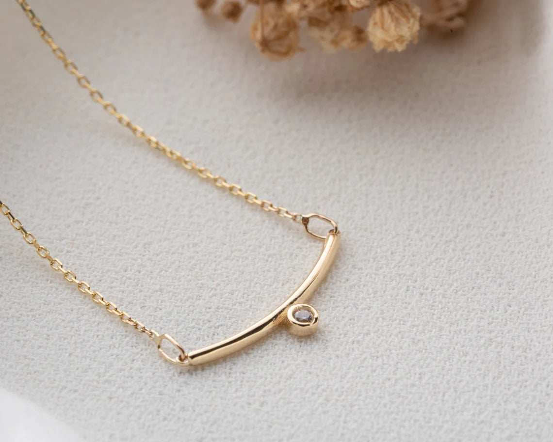 Gold Bar Pendant Necklace | 14k Gold Curve Necklace | Varto Jewelry