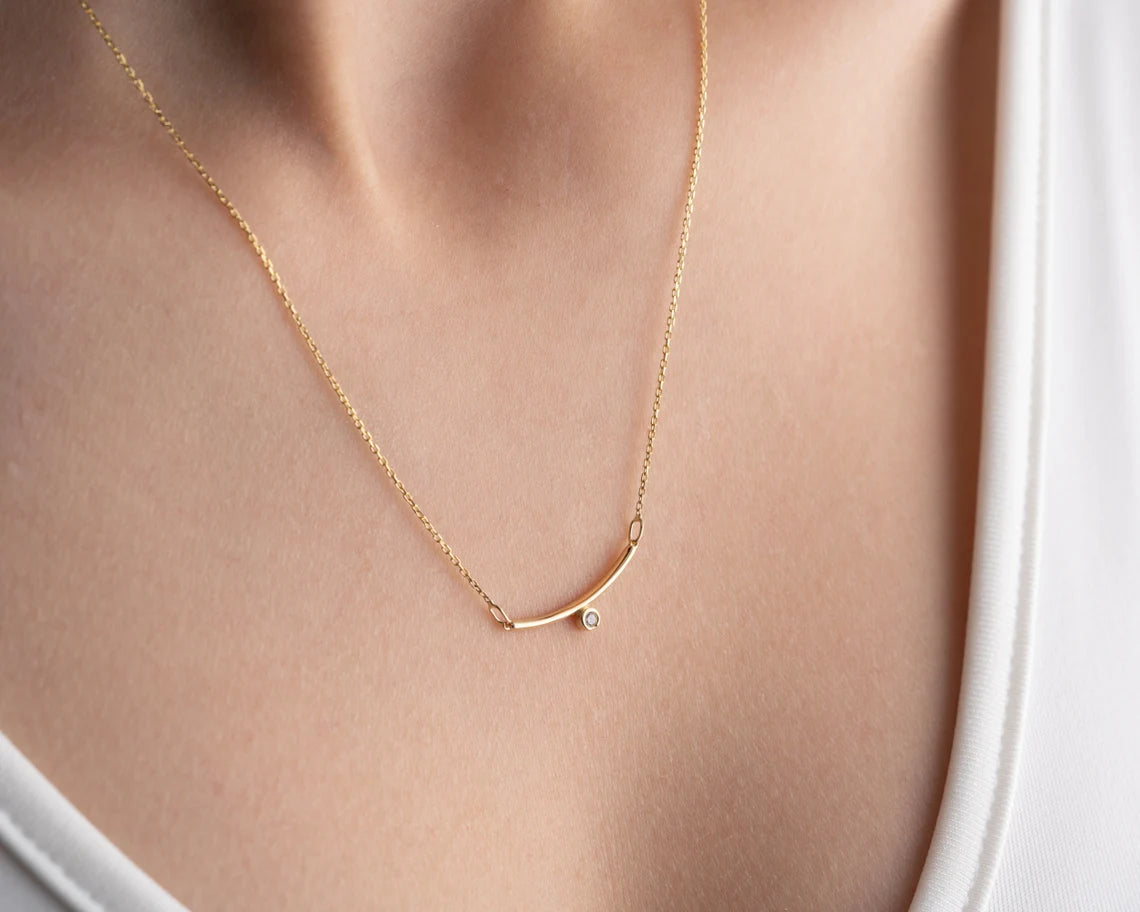 Gold Bar Pendant Necklace | 14k Gold Curve Necklace | Varto Jewelry