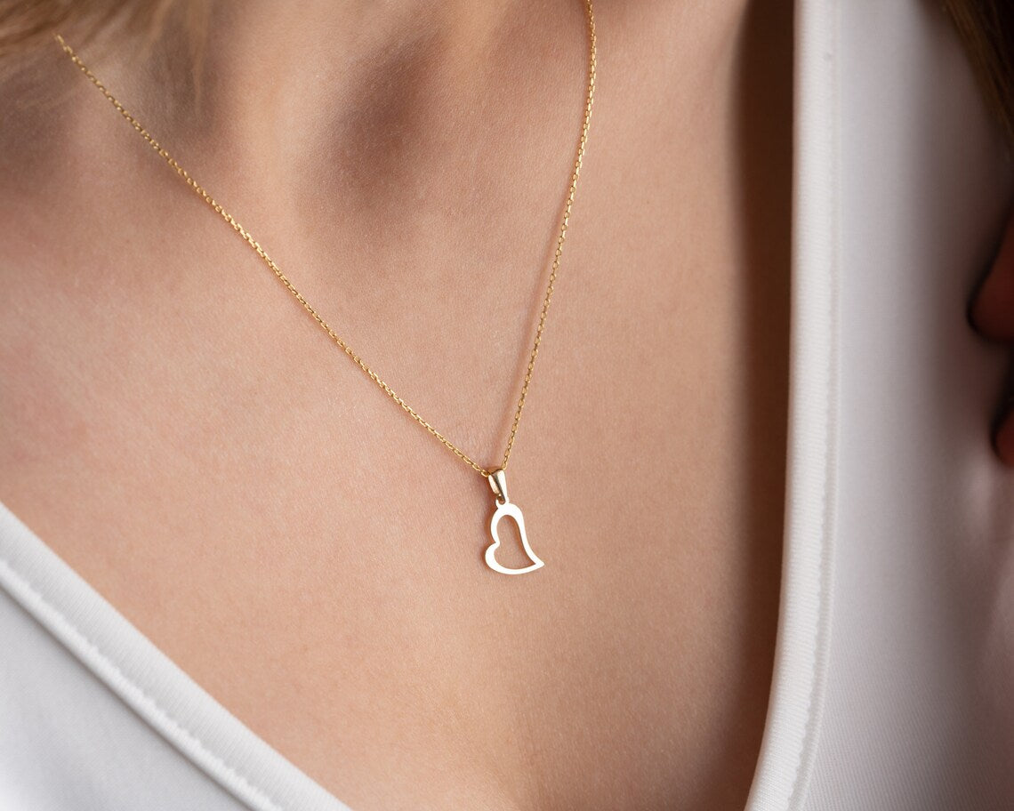 Minimalist Heart Pendant Necklace | 14K Gold Necklace | Varto Jewelry