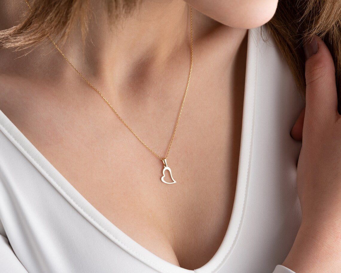 Minimalist Heart Pendant Necklace | 14K Gold Necklace | Varto Jewelry