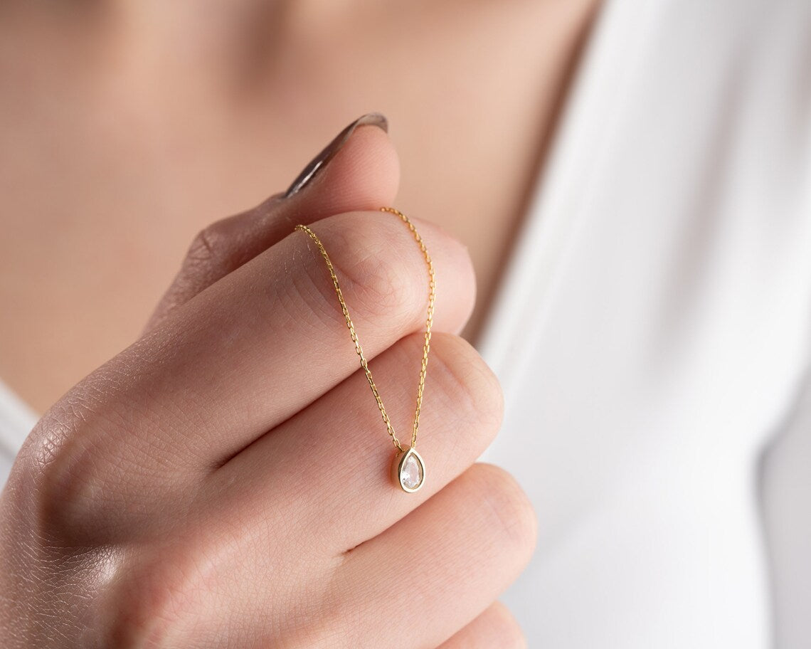Teardrop Necklace Gold | 14K Gold Teardrop Necklace | Varto Jewelry