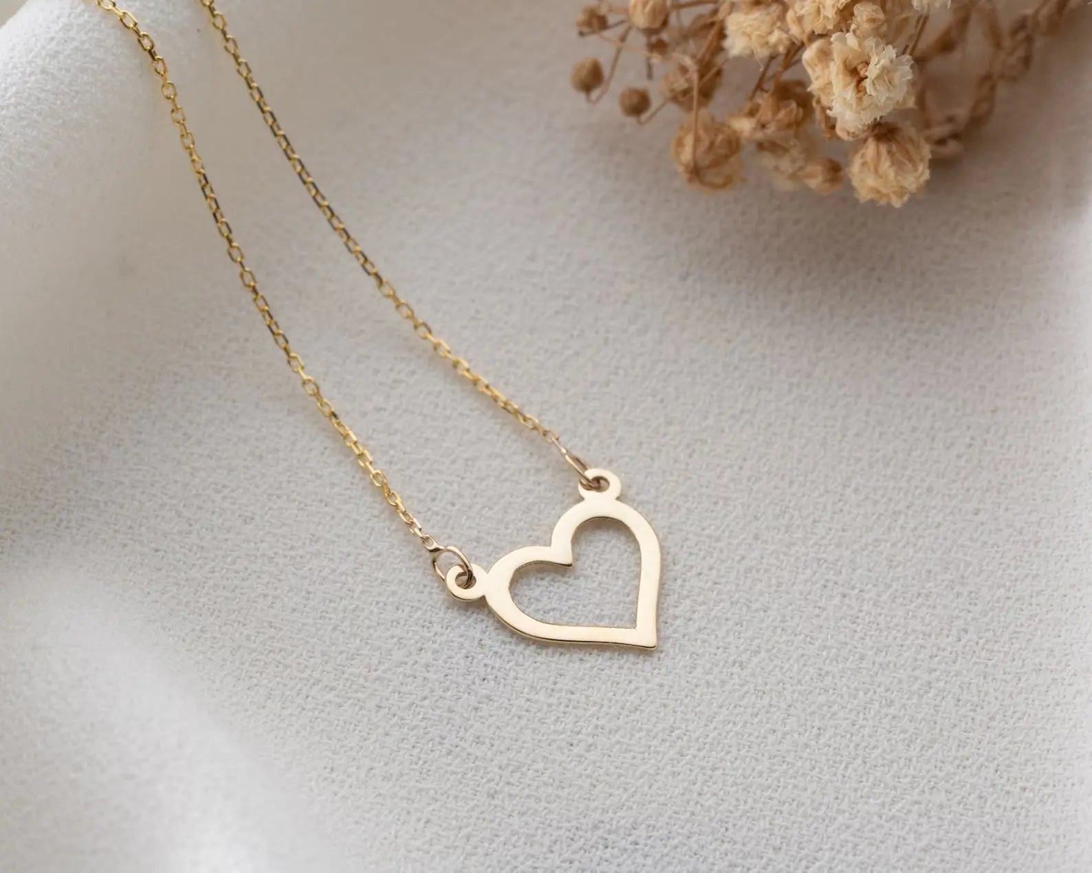 14K Gold Dainty Heart Necklace