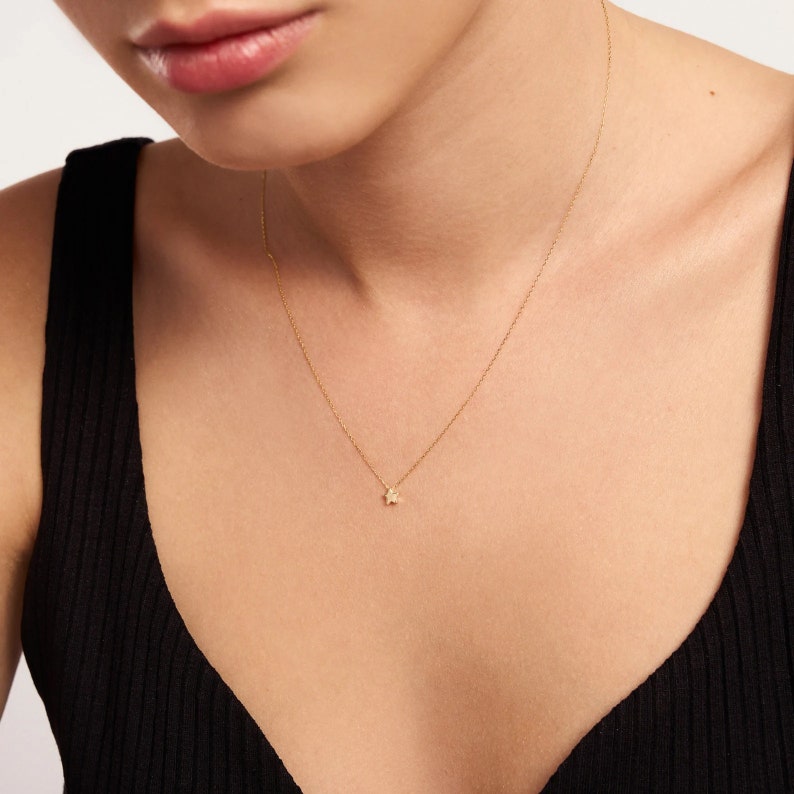 Gold Star Necklace | 14k Gold Dainty Star Pendant | Varto Jewelry
