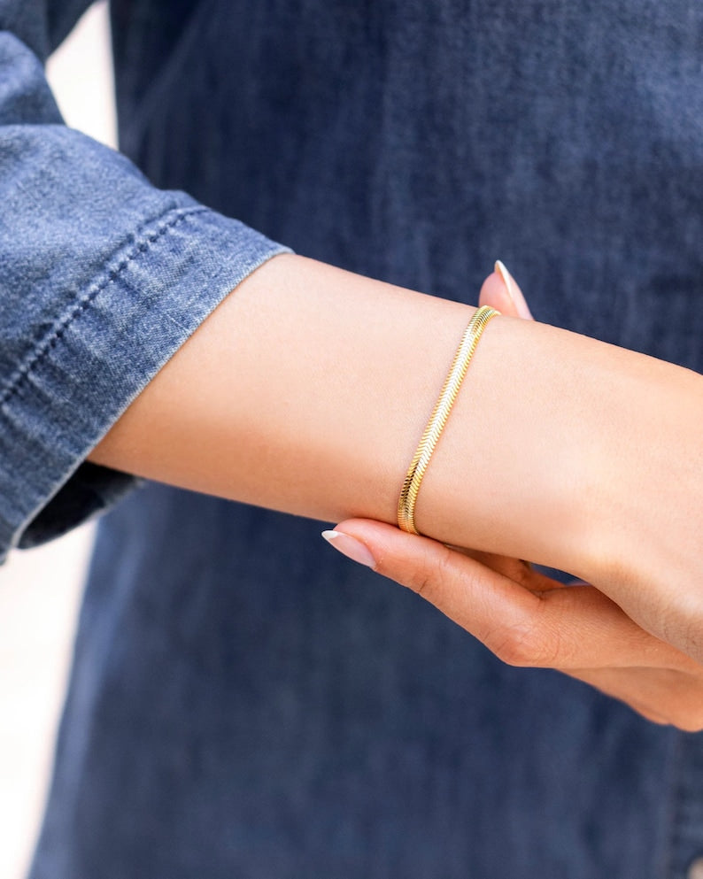 Snake Chain Bracelet | 14K Gold Herringbone Bracelet | Varto Jewelry
