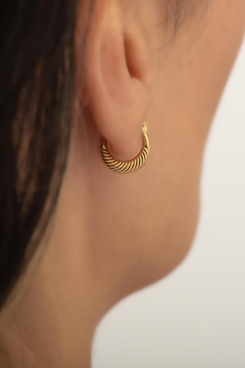 Solid Gold Hoop Earrings | 14K Gold Twisted Earrings | Varto Jewelry
