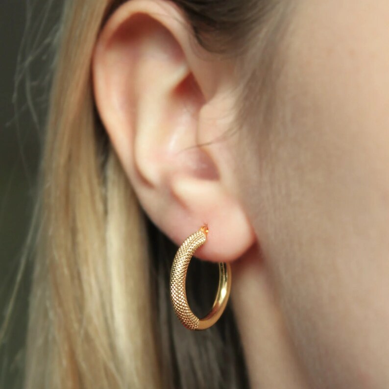 Textured Gold Hoop Earrings | 14K Gold Hoop Earring | Varto Jewelry