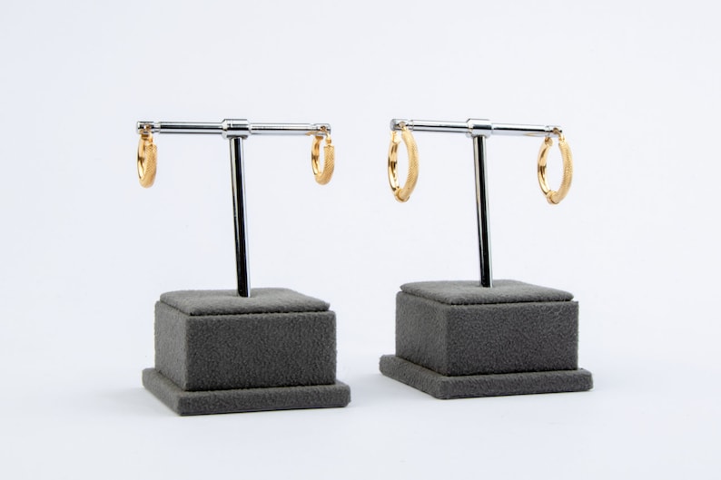 Textured Gold Hoop Earrings | 14K Gold Hoop Earring | Varto Jewelry