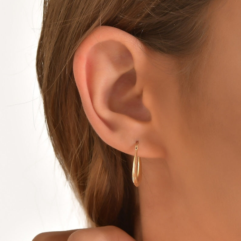 Tube Hoop Earrings | 14K Gold Hollow Hoop Earrings | Varto Jewelry