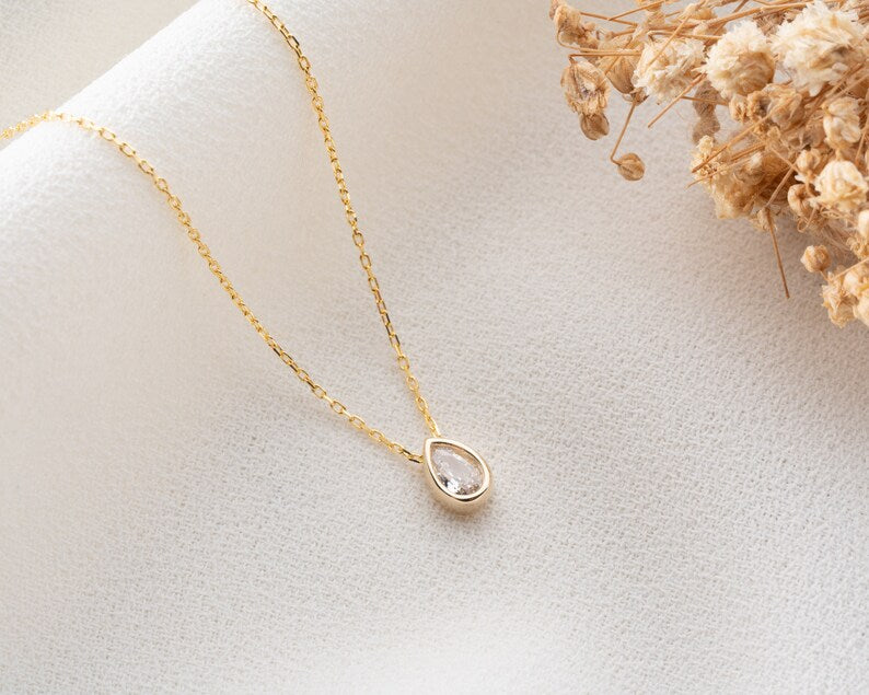 Teardrop Necklace Gold | 14K Gold Teardrop Necklace | Varto Jewelry