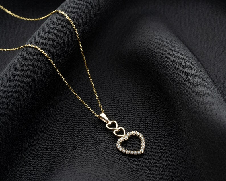 14k Gold Minimalist Necklace | Sacred Heart Necklace | Varto Jewelry