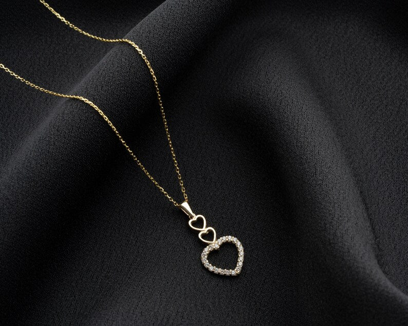 14k Gold Minimalist Necklace | Sacred Heart Necklace | Varto Jewelry