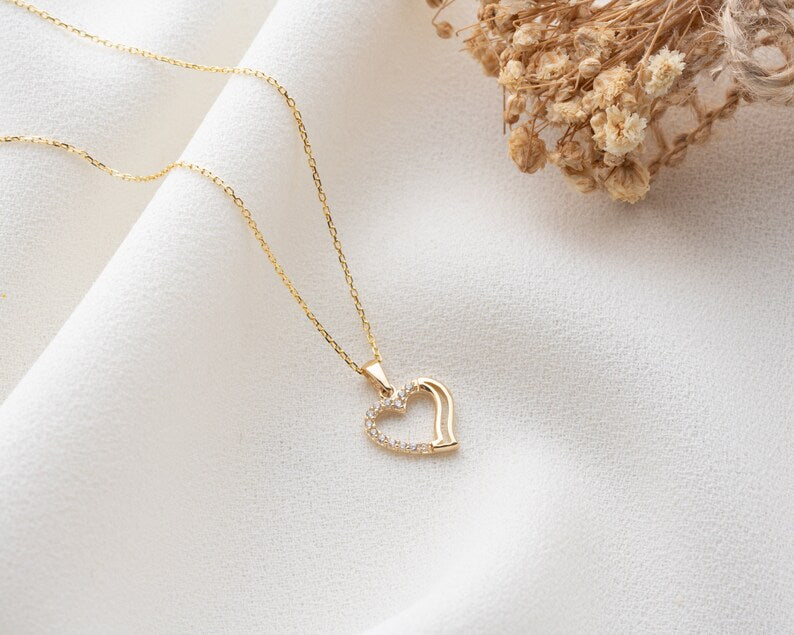 Gold Necklace For Girlfriend | 14K Gold Heart Necklace | Varto Jewelry